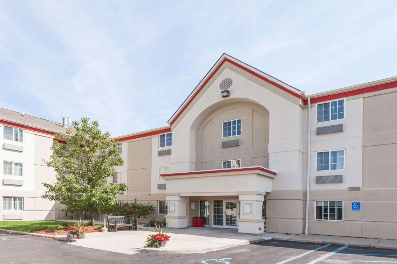 Mainstay Suites Detroit オーバーン・ヒルズ エクステリア 写真