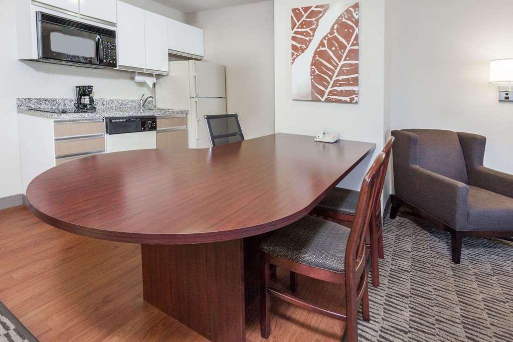 Mainstay Suites Detroit オーバーン・ヒルズ 部屋 写真