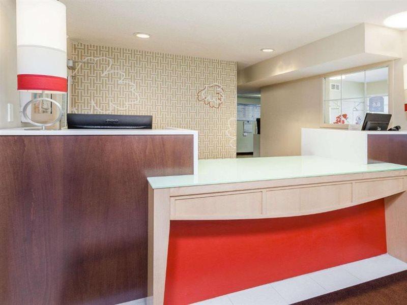 Mainstay Suites Detroit オーバーン・ヒルズ エクステリア 写真