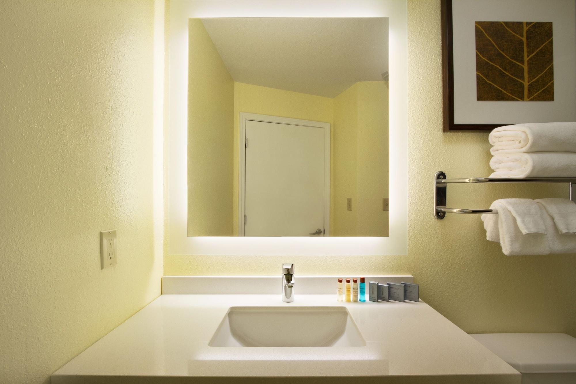 Mainstay Suites Detroit オーバーン・ヒルズ エクステリア 写真