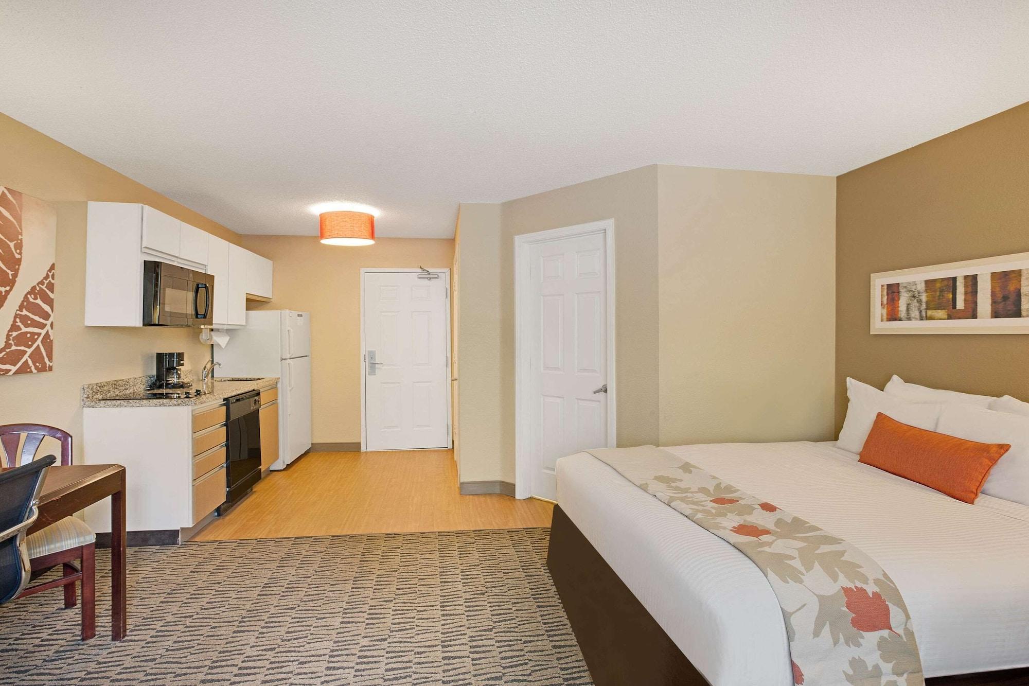 Mainstay Suites Detroit オーバーン・ヒルズ エクステリア 写真