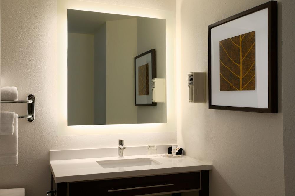 Mainstay Suites Detroit オーバーン・ヒルズ エクステリア 写真