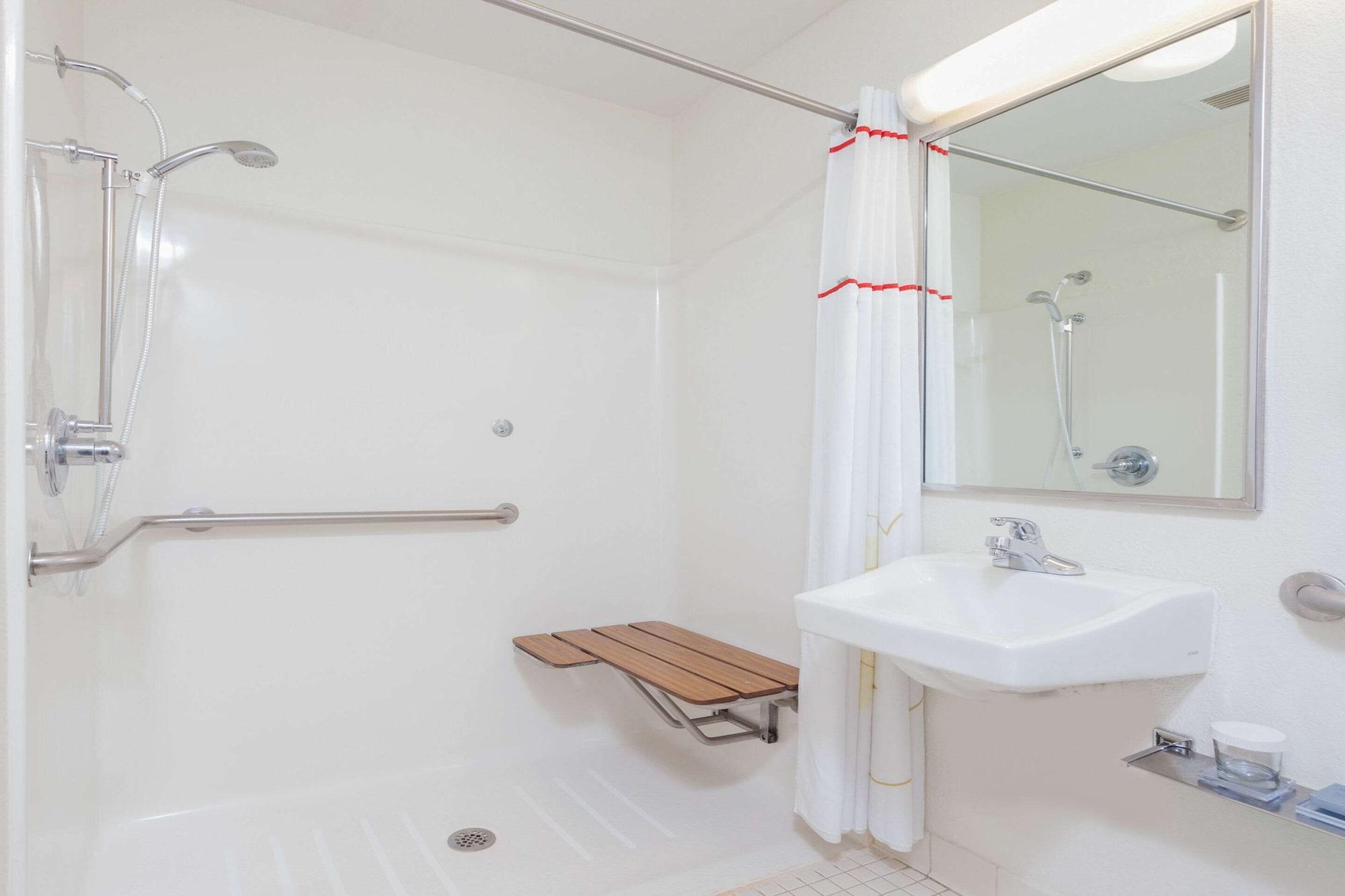 Mainstay Suites Detroit オーバーン・ヒルズ エクステリア 写真