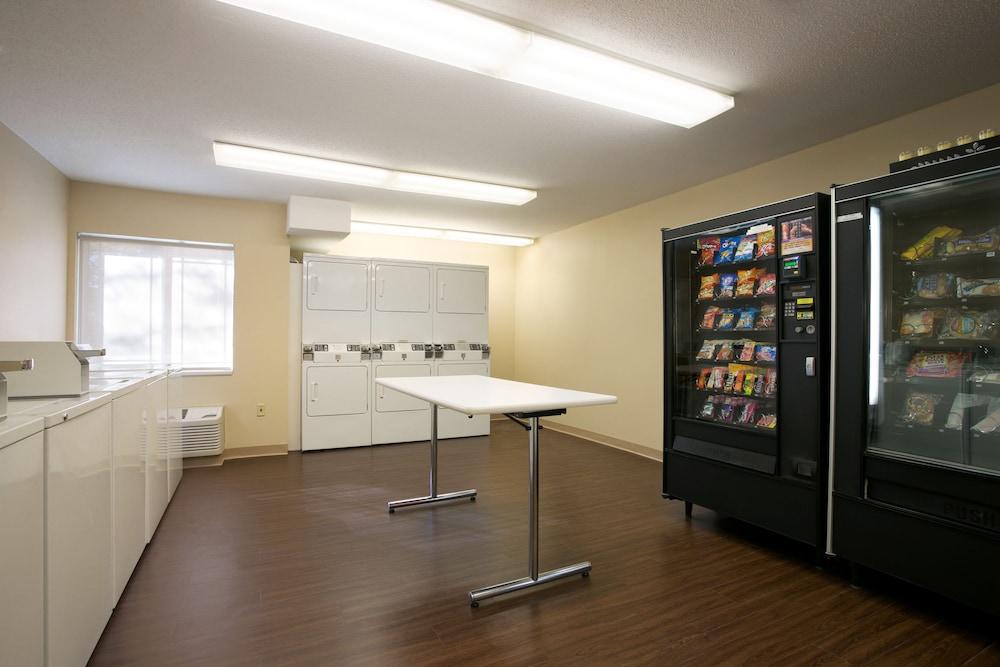 Mainstay Suites Detroit オーバーン・ヒルズ エクステリア 写真