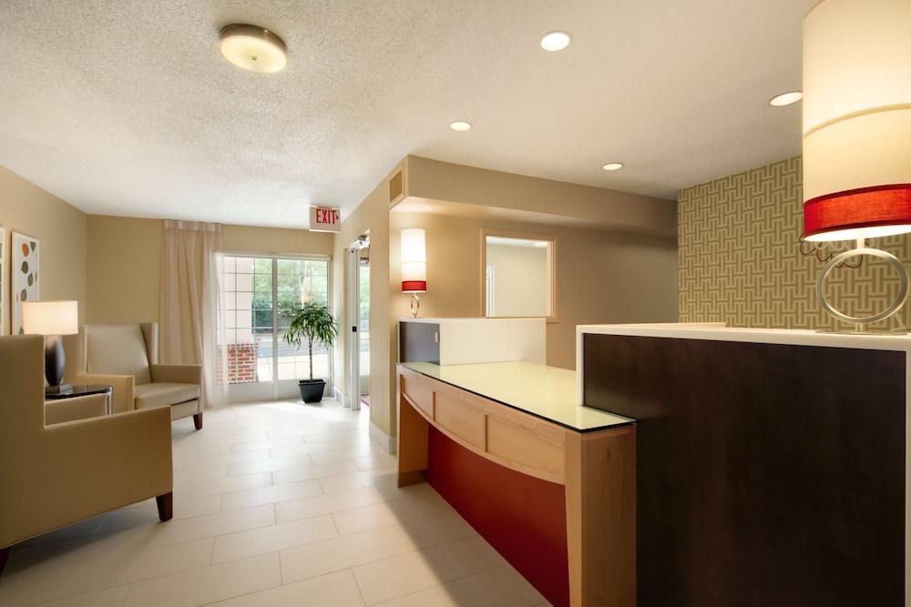 Mainstay Suites Detroit オーバーン・ヒルズ エクステリア 写真