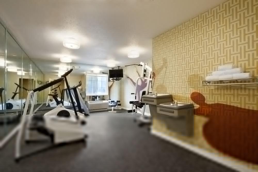 Mainstay Suites Detroit オーバーン・ヒルズ エクステリア 写真