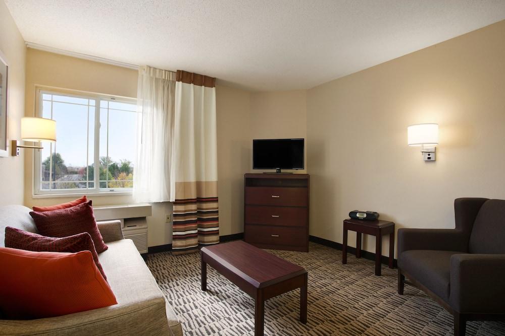 Mainstay Suites Detroit オーバーン・ヒルズ エクステリア 写真